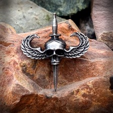 Geflügelter Totenkopf mit