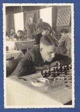 Schachspieler Wolfgang Unzicker 1950 in Bad Pyrmont (BRD-Meister), mit Autogramm