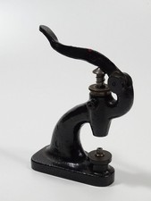 Steinpressmaschine /