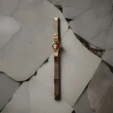 Schickes Damenührchen / Armbanduhr Damen Top Zustand / Neue Batterie /Silberfarb