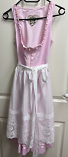 Herzglut by Anno Domini Design Dirndl mit Spitzen Schürze Wiesn Rosa Weiß Gr. 34