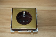 Merten Antik Steckdose (alte Ausführung) in Blank Messing