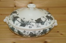Wedgwood Napoleon Ivy Black