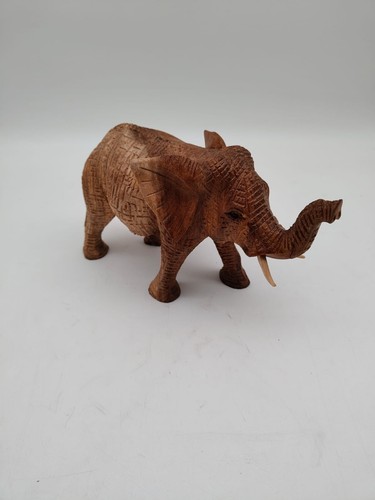 Handgeschnitzter elefant aus - elefant,