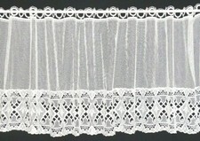 Scheibengardine mit Plauener