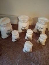 7 alte ungarische Vorratsdosen