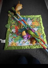 Spielbogen Rainforest Erlebnisdecke von Fisher-Price mit Musik und Lichter