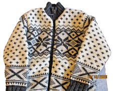 Strickjacke aus Nepal 