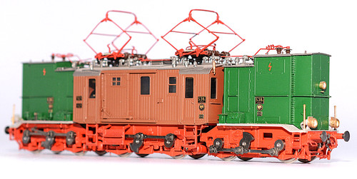 Metropolitan 215 e - 215, k.p.e.v