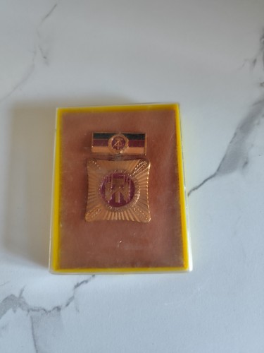 Ddr abzeichen orden etui - abzeichen/orden,