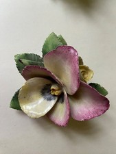 wunderschöne Porzellanblume