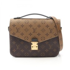 LOUIS VUITTON Pochette Metis