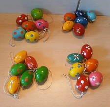 24 DDR Ostereier bemalt Holz und Pappmachee - bunte Farben - 3 - 3,5 cm