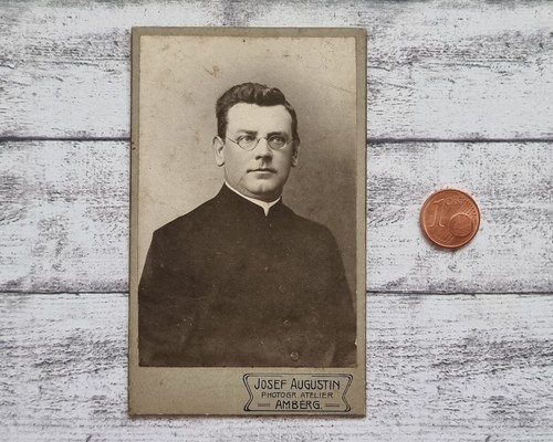 1910 herrenporträt brille - um,