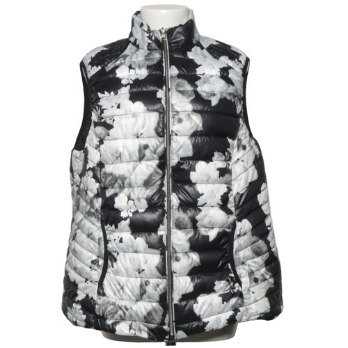Vrs woman outdoor - vrs, woman,
