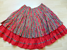 süßer Rock rot bunt weit