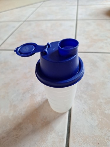 Tupperware shaker mixer - tupperware,