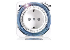Analoge Steckdosen-Zeitschaltuhr theben timer 26 safety-plus, Berührungsschutz
