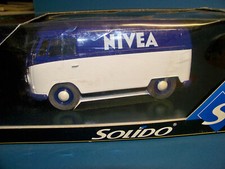 VW Bus 1/18 BLAU//WEIß von Solido NIVEA