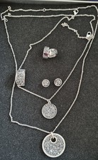 Schmuckset 2 ketten, Ring, 2 paar Ohrringe silberfarben Modeschmuck neu