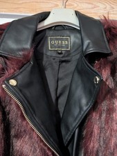 GUESS Jacke Weinrot Gr. XS
