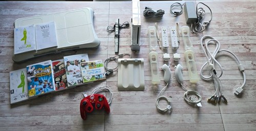 Nitendo wii konsole mit 2 - ,