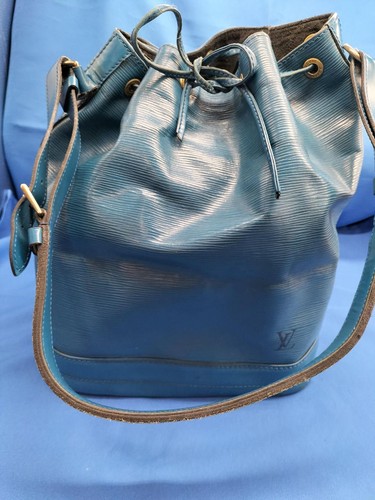 Louis vuitton petit noe - noe, epi