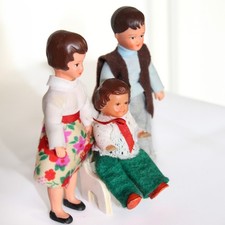Alte JEBA Puppen Konvolut 8 cm - 11 cm, DDR Puppenhaus Familie, 50er 60er Jahre