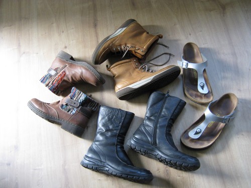 Paar damen schuhe stiefel - 4,