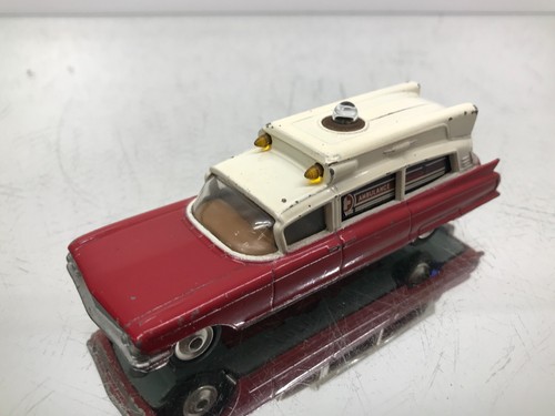 Corgi toys 437 cadillac - corgi,