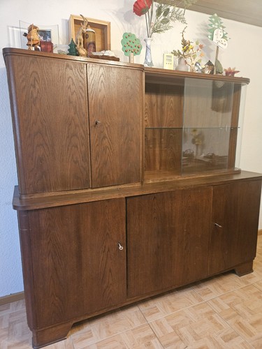 Wohnzimmerschrank mit