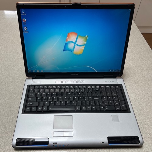 Toshiba p100 laptop mit - 17",