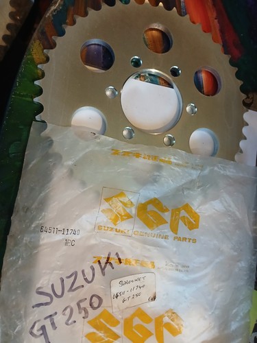 Suzuki 250 kettenrad hinten - suzuki, gt