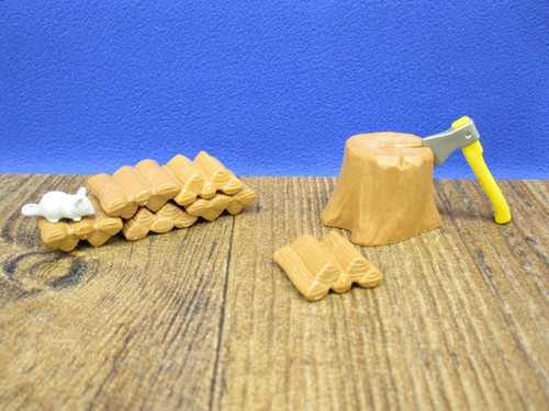 Holzstapel axt baumstumpf maus - holzstapel,