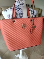 GUESS Damen Tasche Farbe Lachs 