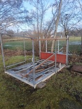 Pritschenaufbau Pritsche für Anhänger Transporter mit Option Zubehör Stahlrahmen