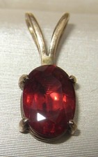 Prachtvoller Anhänger Rubin