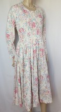 Laura Ashley Kleid 36 geblümt