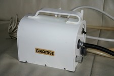 Gramse Gerät aus Zahnmedizin mit Bohrer und Sauger, Wellen- u.Unterdruckschlauch