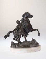 Antike statue, Mann mit Pferd