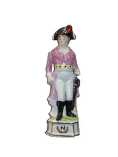 Schöne Porzellanfigur Soldat