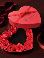 Geschenkbox mit Rosen für