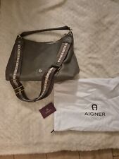 Aigner Zita mit Zertifikat und Staubbeutel