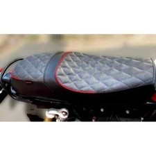 SCHWARZER SITZ & ROTES ROHR