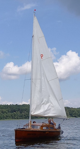 Segelboot mit trailer und - segelboot,