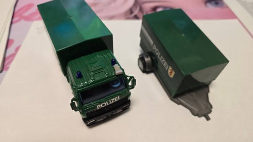 Polizei auto mit anhänger - polizei,