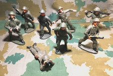 DDR NVA Soldaten Spielzeug Figuren Gummi wie Masse Konvolut