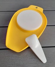 Tupperware Mamsell mit Spatel gelb / weiß Mamsel Schneidebrett Tupper 