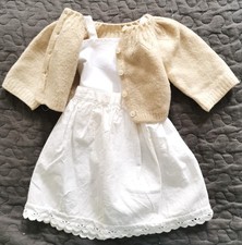 hübsches antikes Puppenoutfit