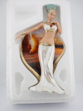 Schöne neuwertige in Box